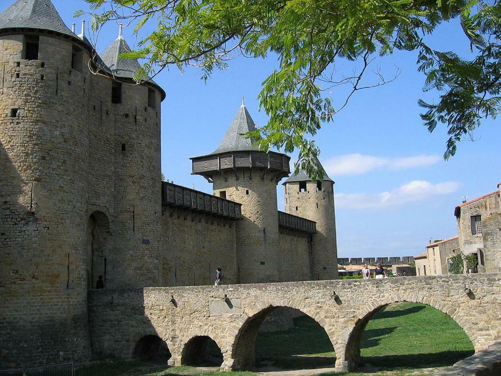 B&B - Le Jardin Du Palais Carcassonne Bagian luar foto