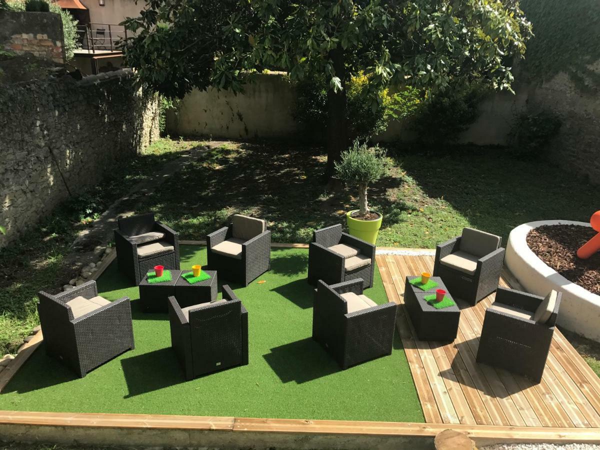 B&B - Le Jardin Du Palais Carcassonne Bagian luar foto